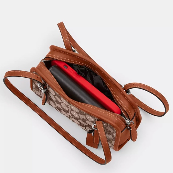 Coach Swing Zip Bag 20 In Crystal Signature Jacquard - Picture 5 of 11